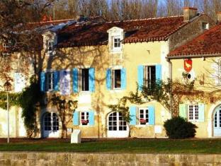 Saint-Jean-d'Angely France Booking