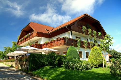Sankt Georgen im Attergau Austria Booking
